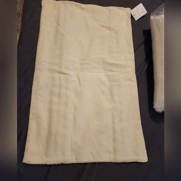 NWT Pottery Barn Reed Striped Lumbar Pillow and Insert - Picture 6 of 7